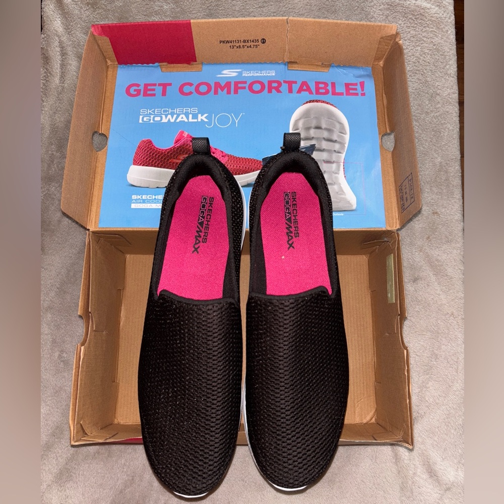 Skechers Go Walk Joy Mens Size-12N
New in Box
